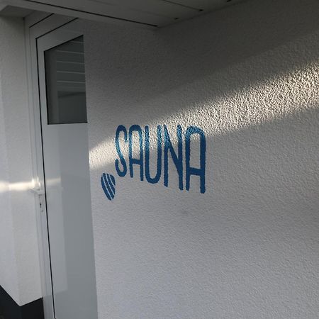 Eine Sehr Gemuetliche Dachgeschoss Ferienwohnung Ihlow  Εξωτερικό φωτογραφία