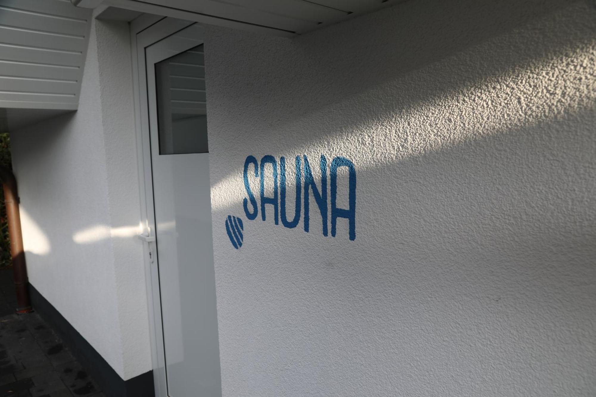 Eine Sehr Gemuetliche Dachgeschoss Ferienwohnung Ihlow  Εξωτερικό φωτογραφία